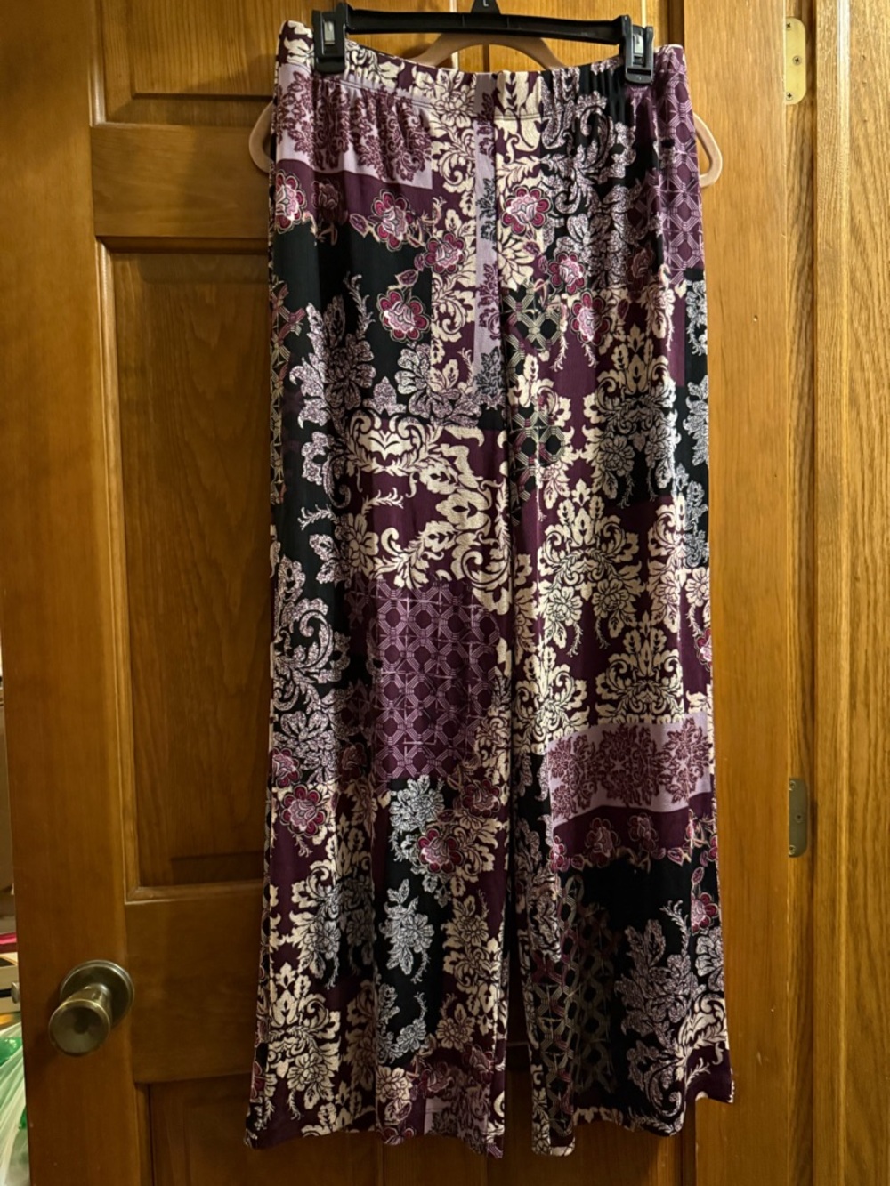 Chico's NWT size 1P (8) in Plum and Cream Dress Slacks